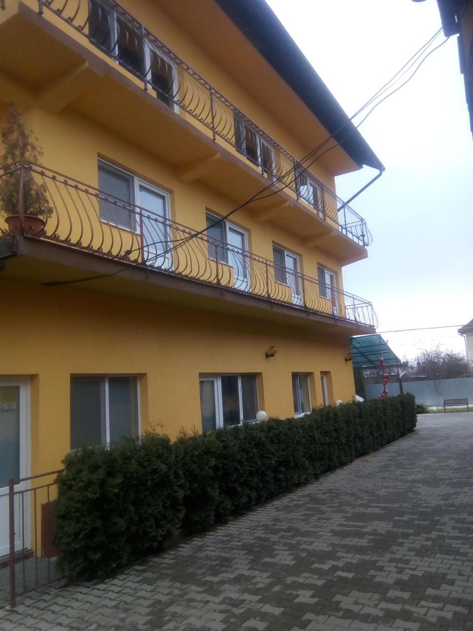 Отель Casa Aurora Турда Экстерьер фото