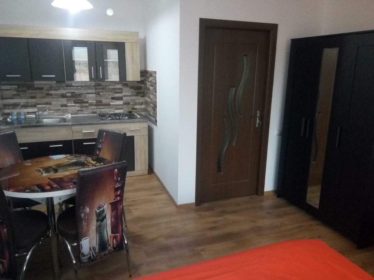 Отель Casa Aurora Турда Экстерьер фото